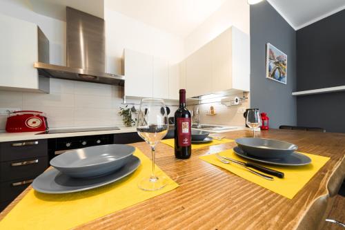 Nettuno Apartment - Private Garden in Bologna Center photo 12