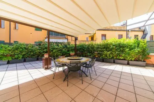 Nettuno Apartment - Private Garden in Bologna Center photo 1