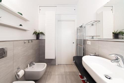 Nettuno Apartment - Private Garden in Bologna Center photo 39
