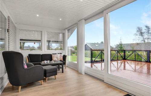 Μπαλκόνι ή βεράντα στο 4 Bedroom Lovely Home In Hejls