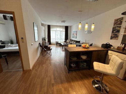 Χώρος καθιστικού στο Appartement in Pomorie mit Garten und gemeinsamem Pool