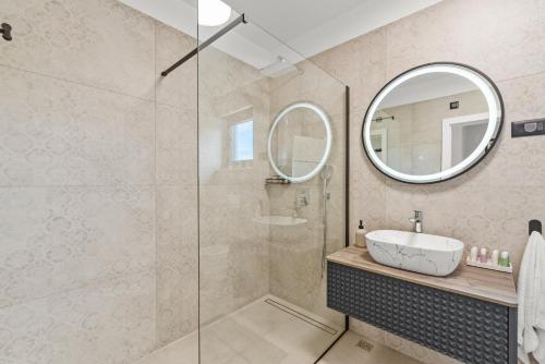 Alex Luxury Apartments 1 photo 3