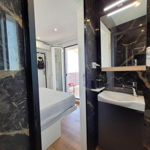 Acropolis View Chic Apartment