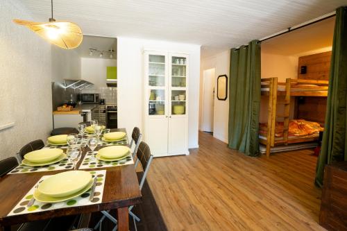Dapur atau dapur kecil di Les 2 alpes appartement entier 6pers.
