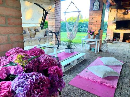 Photo de la galerie de l'établissement Idylický rodinný penzión Arkádia pri Dunajskej cyklotrase, à Kyselica