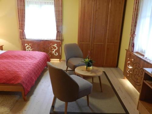 Postel nebo postele na pokoji v ubytování Tolles Appartement in Marktgemeinde Übelbach mit Garten