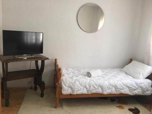 2 roomsにあるベッド