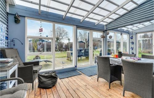 Χώρος καθιστικού στο Cozy Home In Hadsund With Wifi