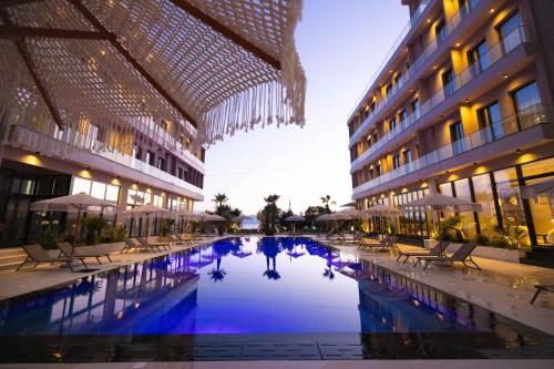 Bazén v ubytování Tris3 Hotel nebo v jeho okolí