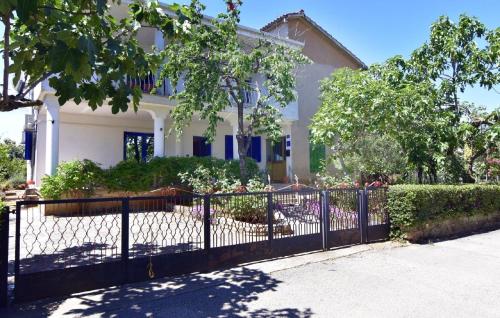 Einfache Wohnung in der Nähe des Strandes Punta Umag