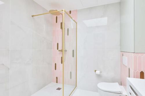 Romantic Getaway - Le Marais - with AC