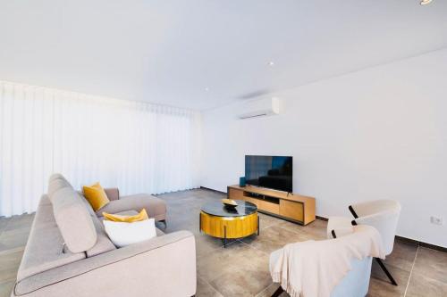 Vila Cales e Chadas by Your Madeira Rentals