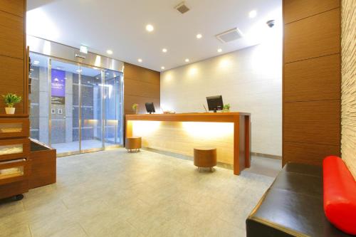 Ο χώρος του λόμπι ή της ρεσεψιόν στο HOTEL MYSTAYS Asakusabashi