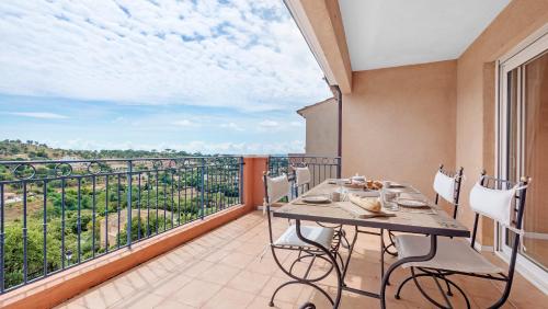 LES CIGALES - Terrasse, Golf & Piscine