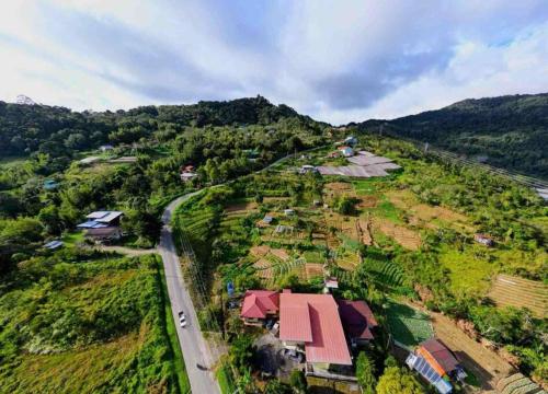 Landskap semula jadi dekat dengan rumah percutian