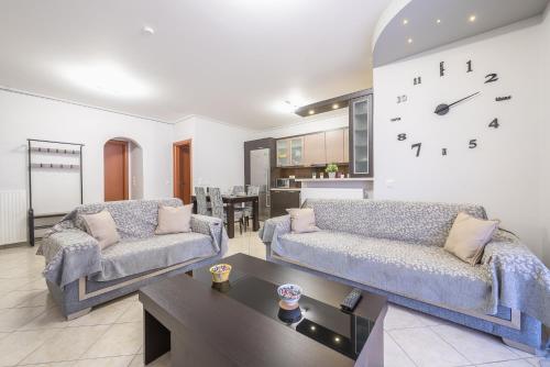 Rigas apartment in Ilioupoli Athens