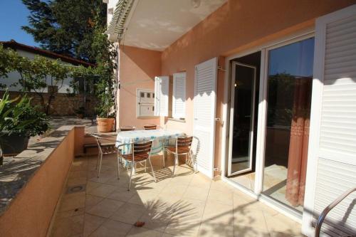 Schöne Wohnung in Baška mit Eigener Terrasse