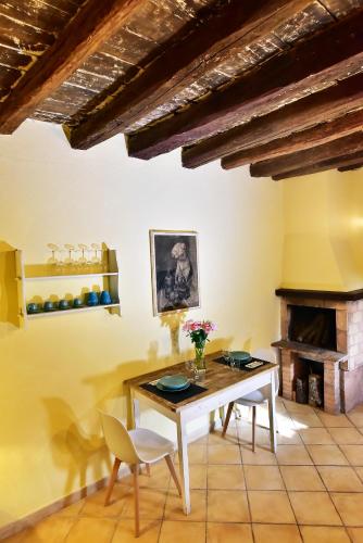 Gambar di galeri bagi Torre antica suite di Campagnano di Roma