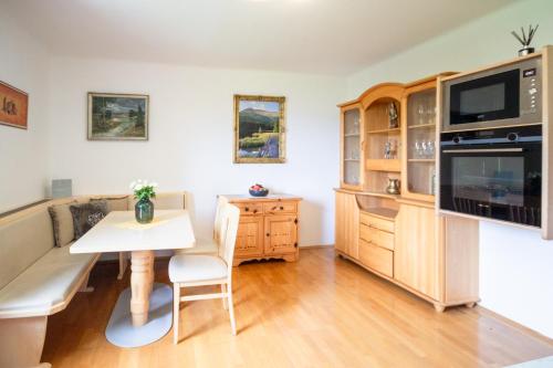 Kuchyň nebo kuchyňský kout v ubytování Appartementhaus Hoamart Appartements