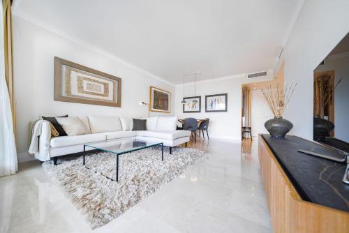 BEACHFRONT GOLDEN MILE PUENTO ROMANO SEA VIEW WIFI
