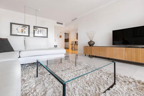 BEACHFRONT GOLDEN MILE PUENTO ROMANO SEA VIEW WIFI