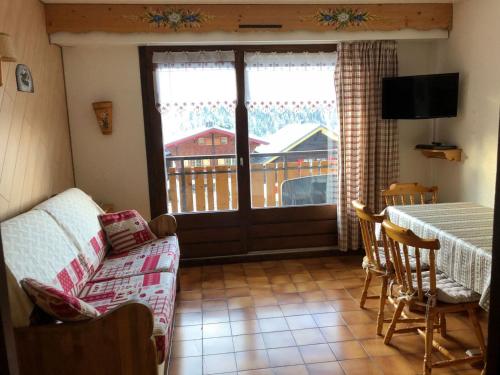 Studio confortable 4 personnes, balcon, Châtel, animaux admis