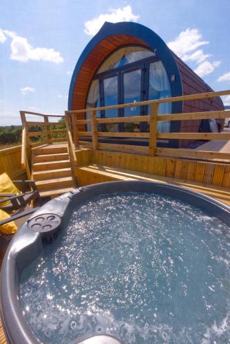 Bazén v ubytování North Coast 500 Pods - Brora nebo v jeho okolí