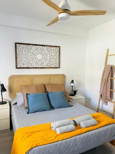 Sea View Apartment, 100m to Beach, Sunrise Balcony & pool