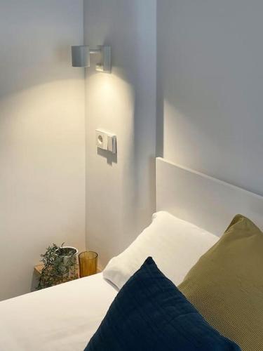 Stylish Modern Apt Unbeatable Location photo 15