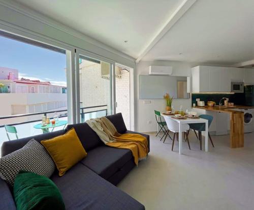 Stylish Modern Apt Unbeatable Location photo 5