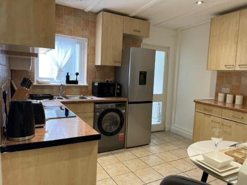 Köök või kööginurk majutusasutuses Prettide Suite - Free Parking