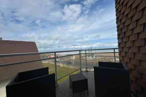 Nice T2 with 2 balconies on the seafront