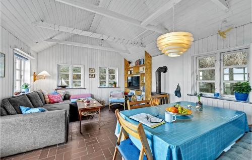 Χώρος καθιστικού στο Two-Bedroom Holiday Home In Ulfborg