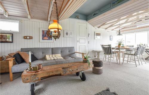 Χώρος καθιστικού στο Beautiful Home In Ulfborg With Kitchen