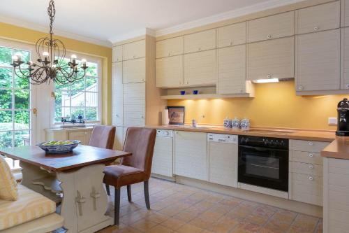 Η κουζίνα ή μικρή κουζίνα στο Biberhüs EG