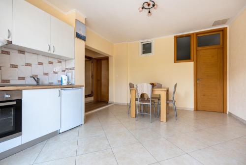 Gallery image of Guest House Ardiana in Neum