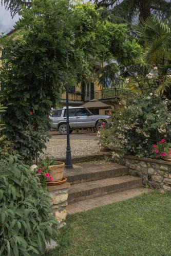 Κήπος έξω από το Cascina Oddone Prati Winery