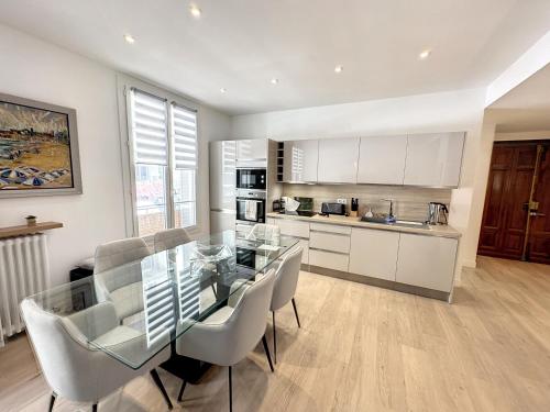 Photo de la galerie de l'établissement PAH1 - Très beau 2 pièces dans une rue piétonne, à Cannes