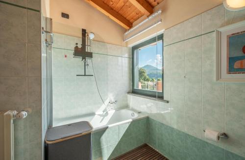 Koupelna v ubytování Central Penthouse Luino