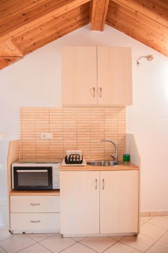 Gallery image of Villa Sissy Studios & Apartments in Sivota