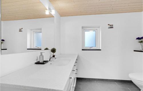 Galería fotográfica de Pet Friendly Home In Hadsund With Wifi en Haslevgårde