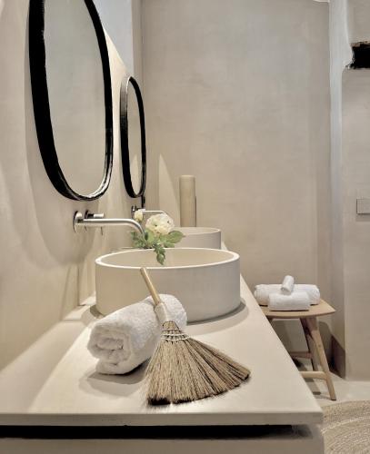 Ένα μπάνιο στο Toile Blanche