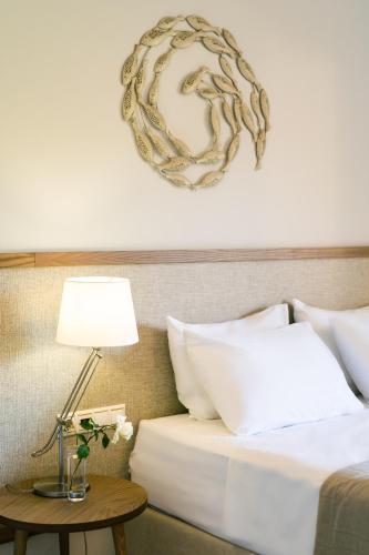 Sivota Hotelにあるベッド
