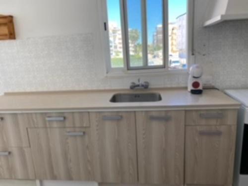 Kuchyň nebo kuchyňský kout v ubytování Piles - Apartment - Sleeps 7 - Parking - Seafront
