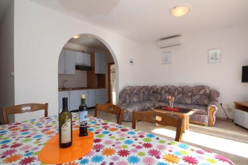 Ferienwohnung in Baška mit Eigenem Balkon - b59602