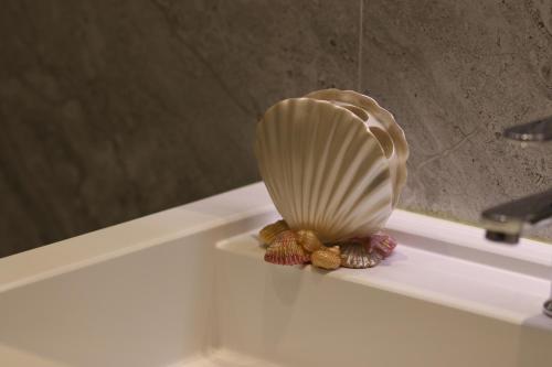 ヒマラにあるBay View Hotelのギャラリーの写真