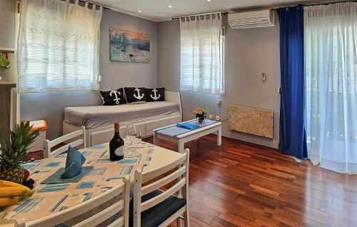 Cozy Apartment In Rovinj With Wifi