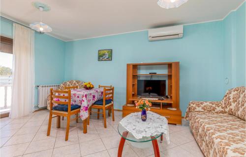 1 Bedroom Gorgeous Apartment In Pula