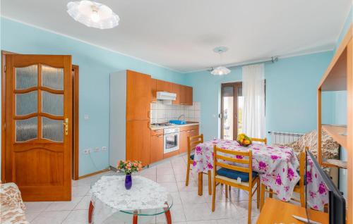 1 Bedroom Gorgeous Apartment In Pula