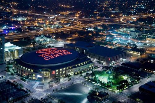 an overhead view of a city at night at Lé Luxe Maison -3BR 2 BA- Medical Center and Downtown HTX in Houston